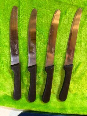 Winco K-50P-430 Serrated Steak Knives Set of 4 Black Handle
